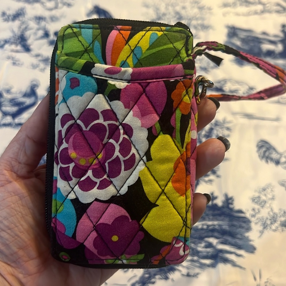 VERA BRADLEY Zip Around Multi Function Wallet Wristlet VA VA BLOOM like new